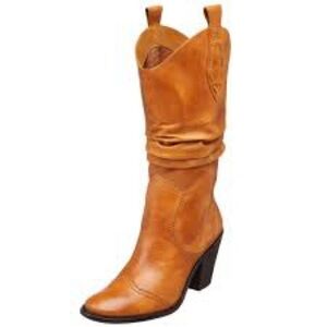 BCBGeneration tan leather western boots heeled boots size 7